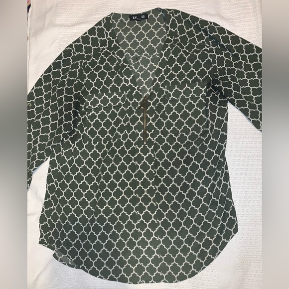 Woman's EXPRESS Bundle (X 3)  -- Black Jeans Size 6 -- Long and short sleeve top - Picture 5 of 8